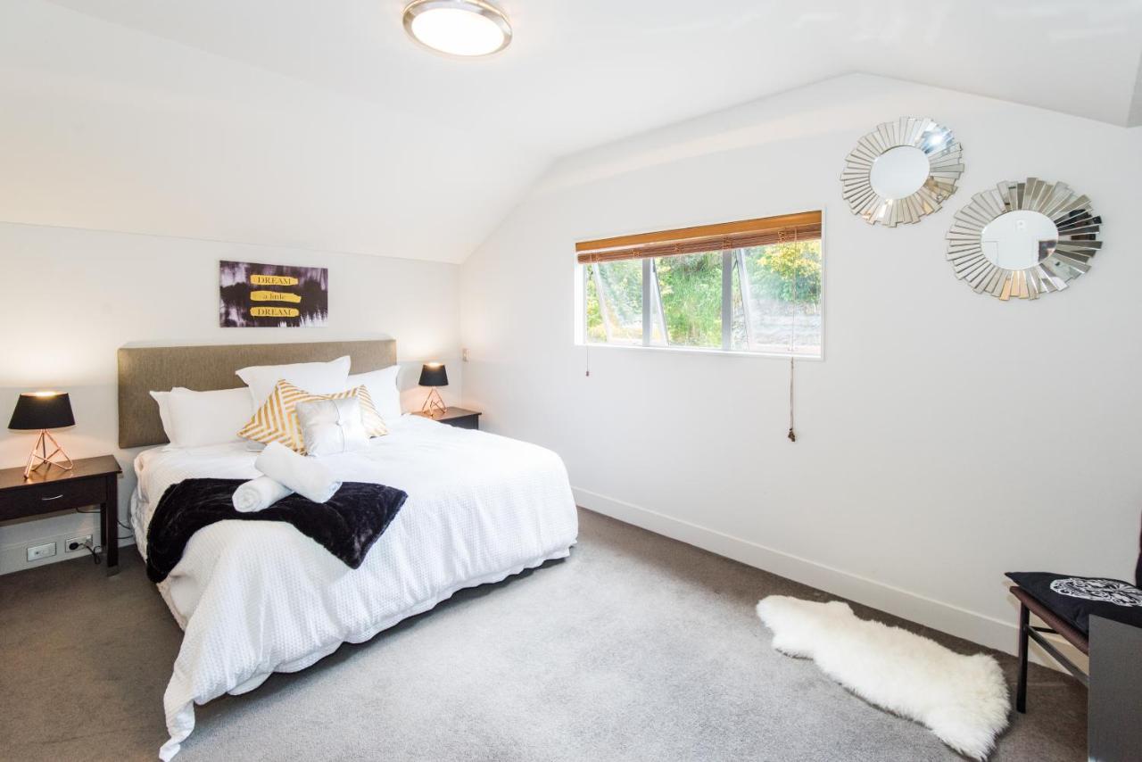 Lakeside Luxury With Spa Queenstown Eksteriør billede